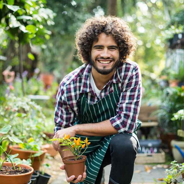 https://www.giardino.toscana.it/wp-content/uploads/2019/02/team_04-640x640.jpg